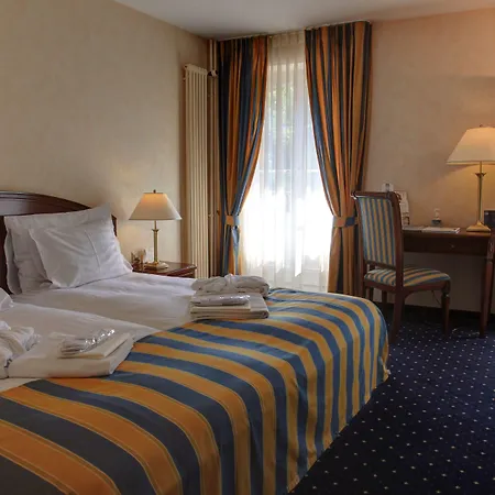 Hotel Grand Et Centre Thermal 4*