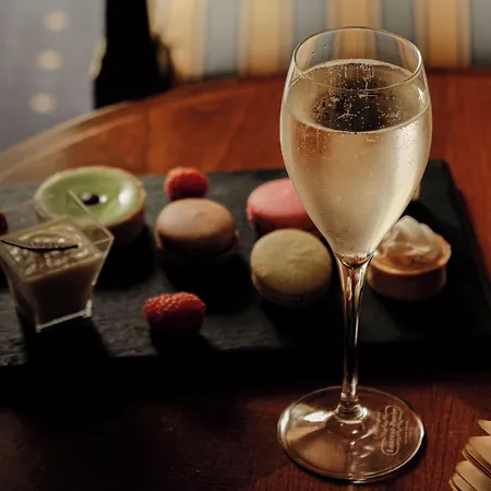 Grand Et Centre Thermal 4* 이베르동레방