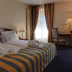 Hotel Grand Et Centre Thermal 4*