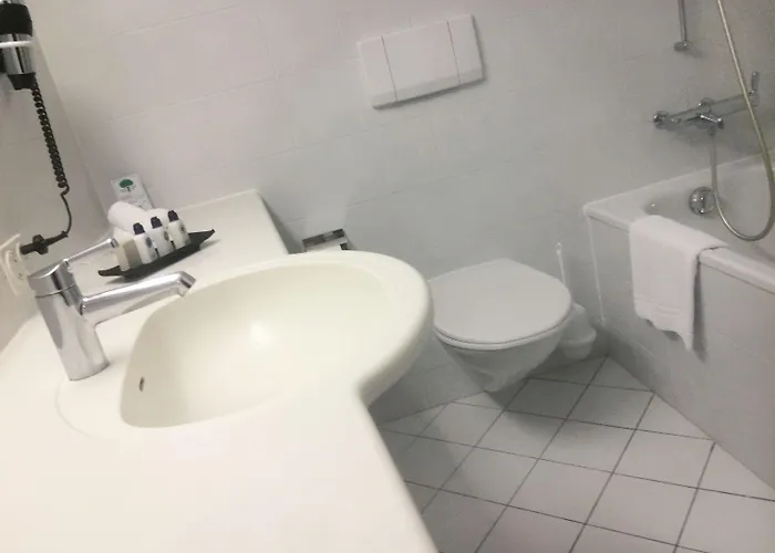 Grand Et Centre Thermal Hotell 4*